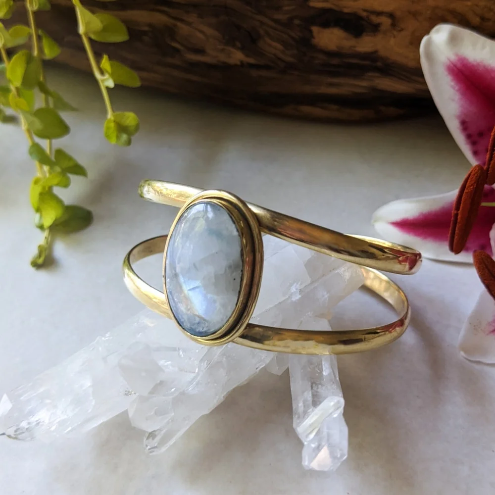 NWT Baizaar Moonstone Cabochon Brass Cuff - Picture 4 of 4